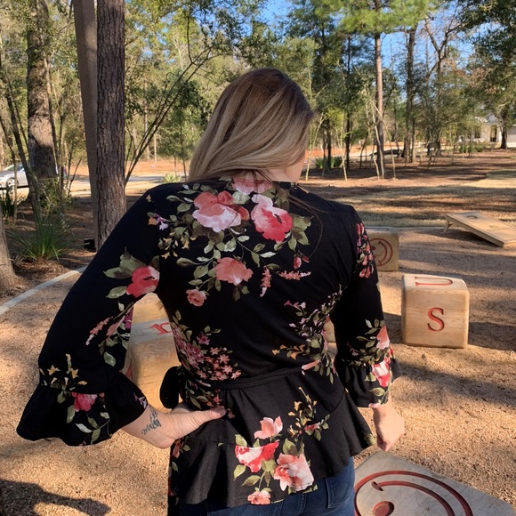 Floral Spring Wrap Top - Picture 4 of 7